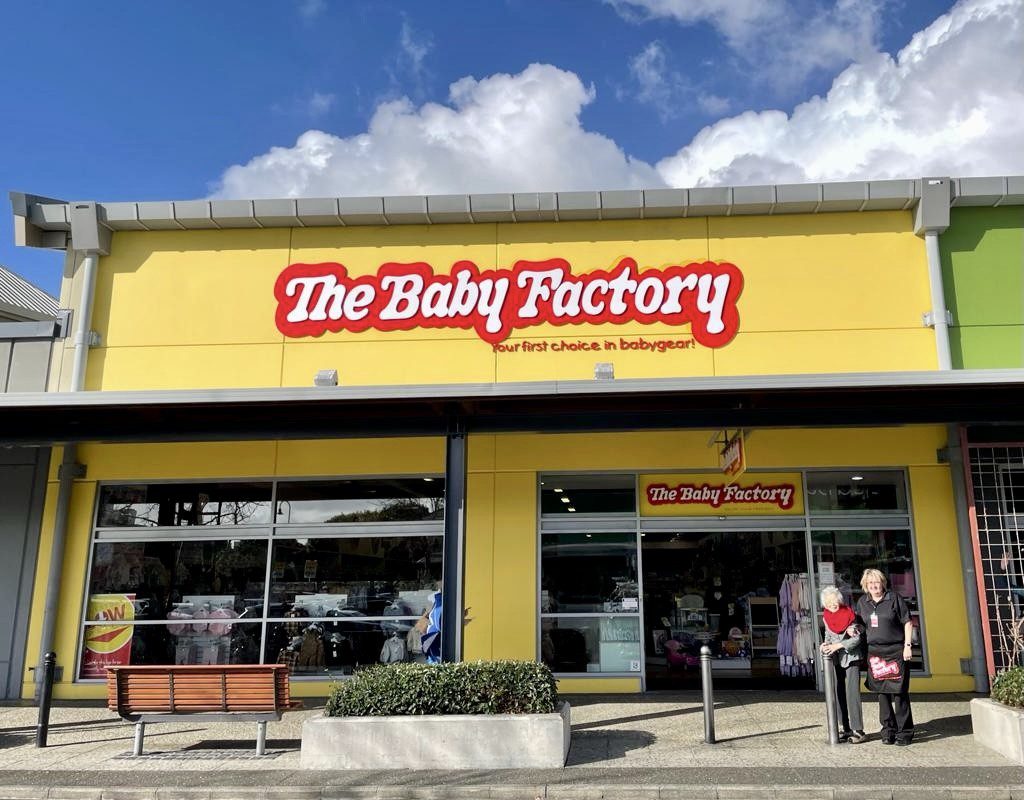Helen with the manager of The Baby Factory's Botany store in 2021.
